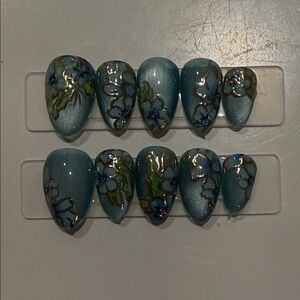 Blue Floral Press-On Nail Set